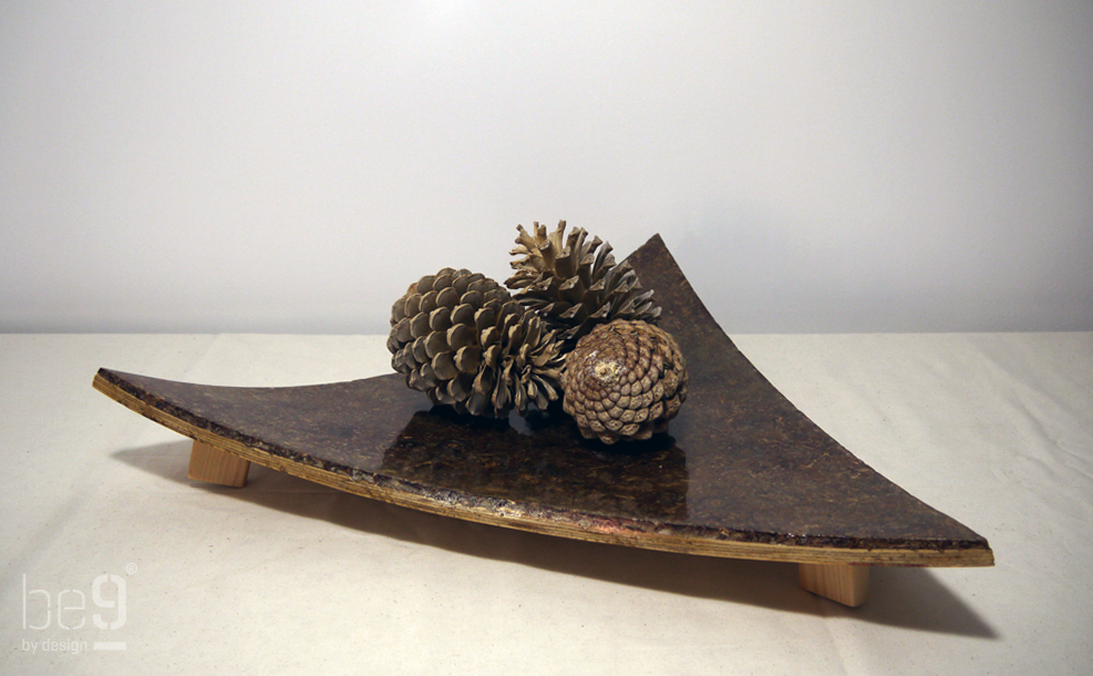 Plateau with pinecones